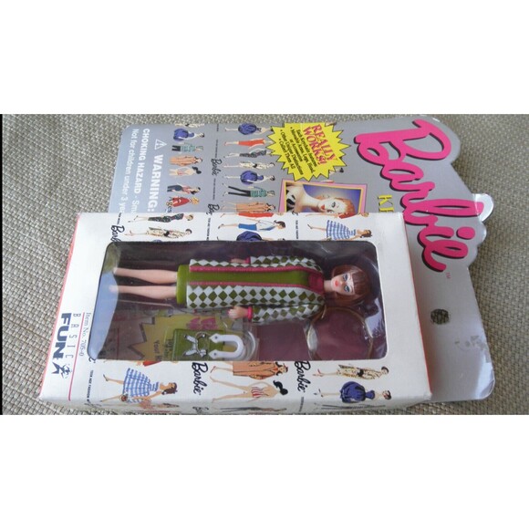 NEW 1995 VINTAGE by BASIC FUN #705-0, BARBIE POODLE PARADE MODEL KEYCHAIN (4") - Picture 6 of 8